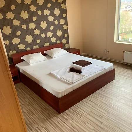 Hotel Alice Bar And Dinner Varna